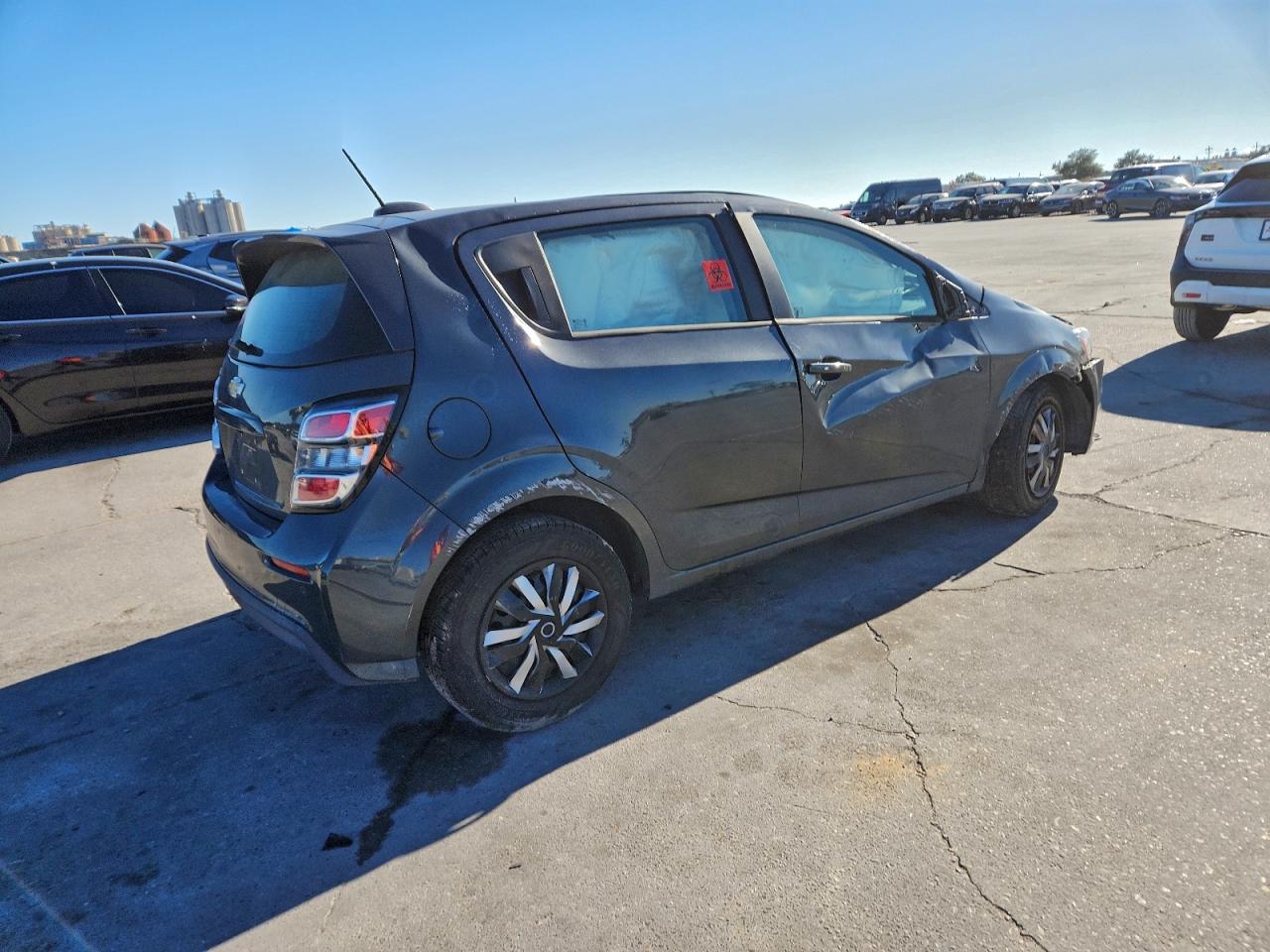 Chevrolet Sonic Image 4