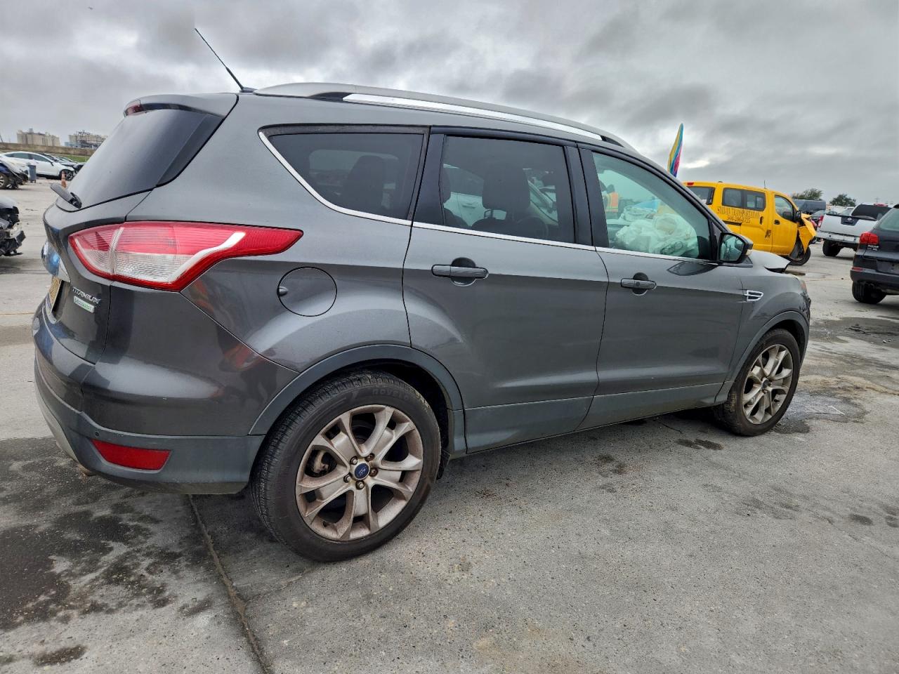 Ford Escape Titanium Image 2