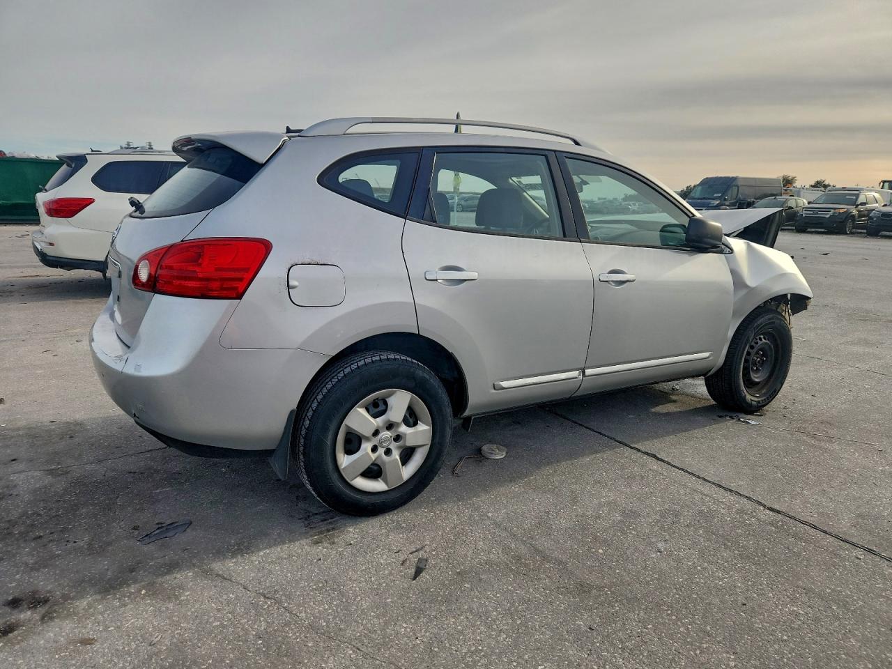 Nissan Rogue S Image 8