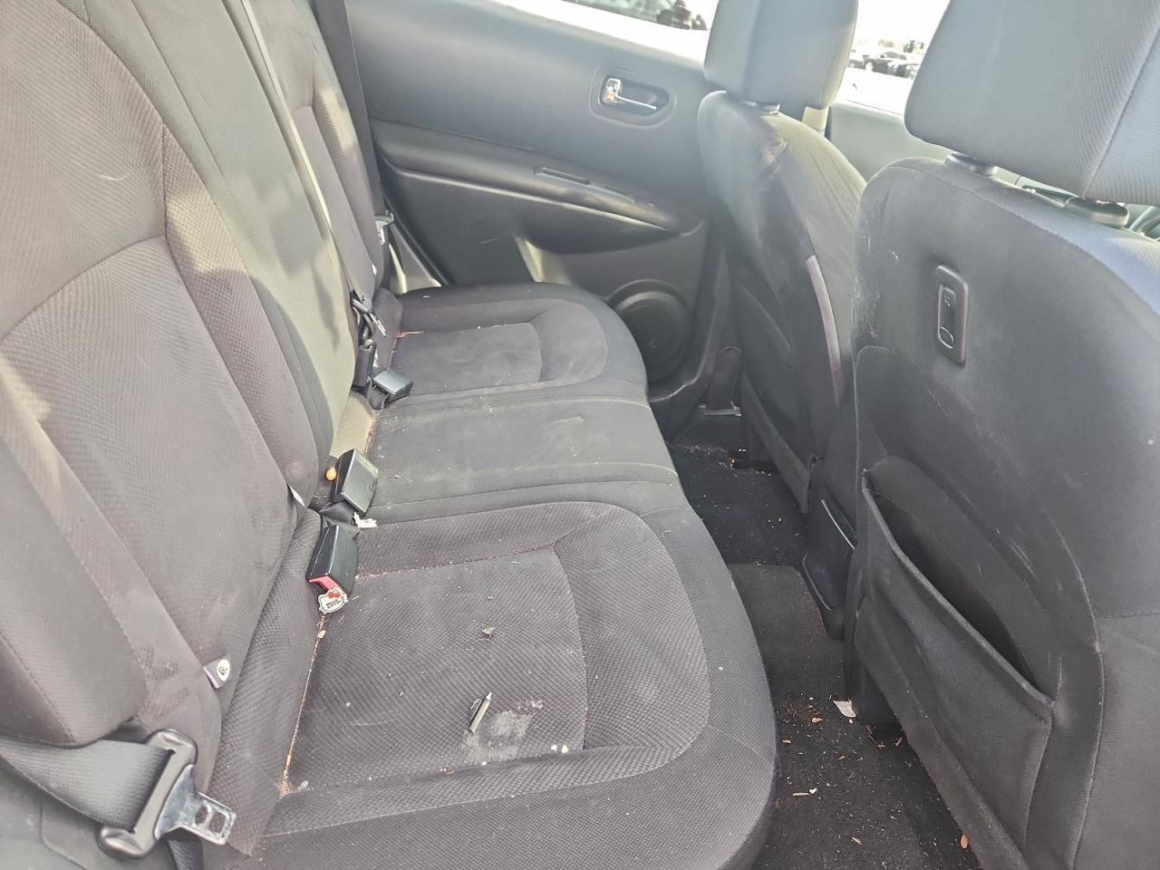 Nissan Rogue S Image 12