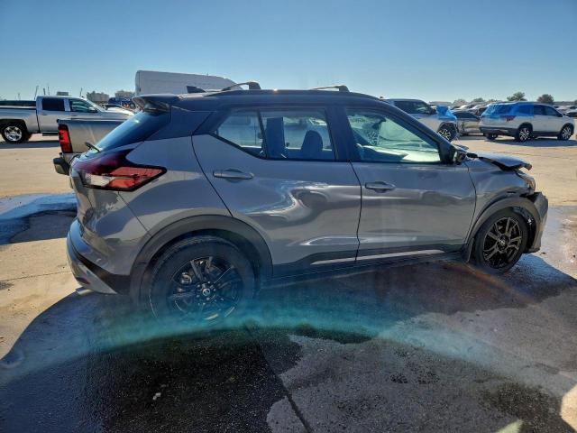 Nissan Kicks Sr Image 2