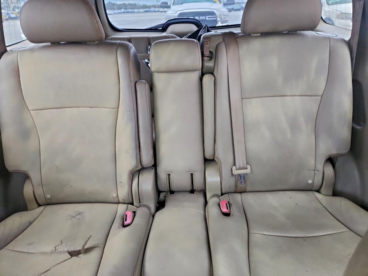 Toyota Highlander Limited Image 5