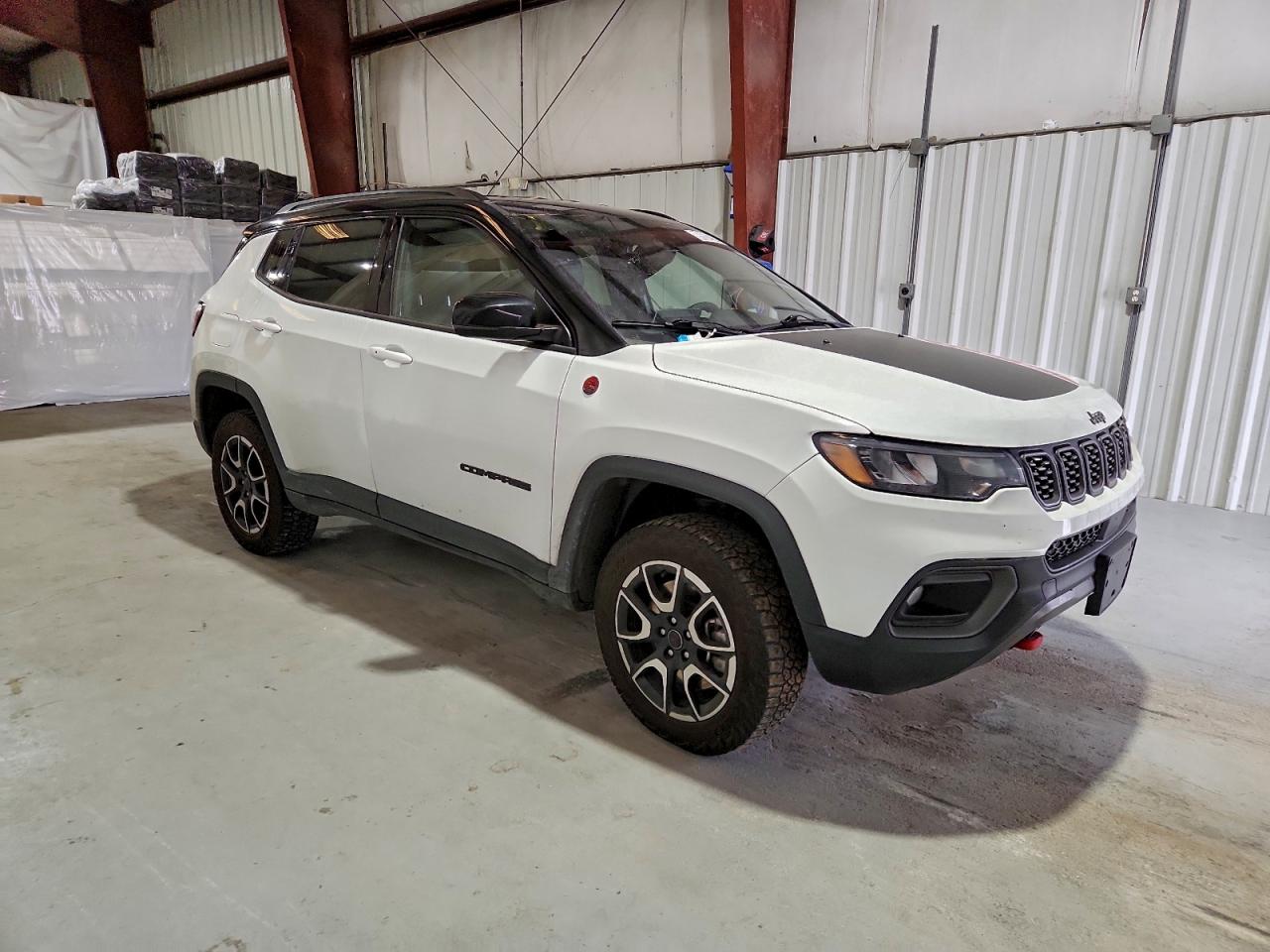 Jeep Compass Trailhawk Image 13