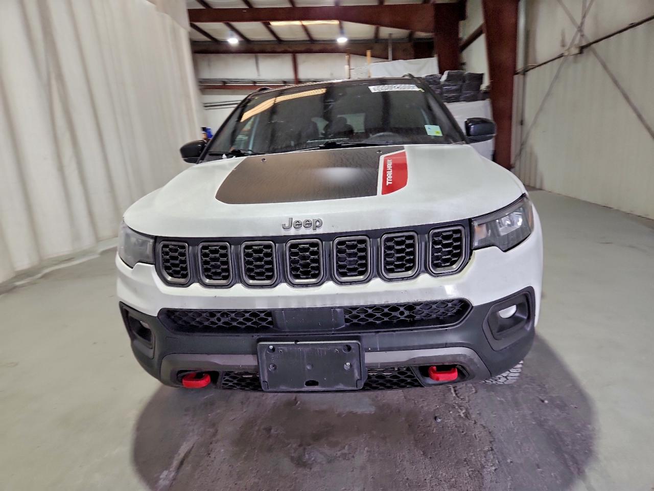 Jeep Compass Trailhawk Image 3