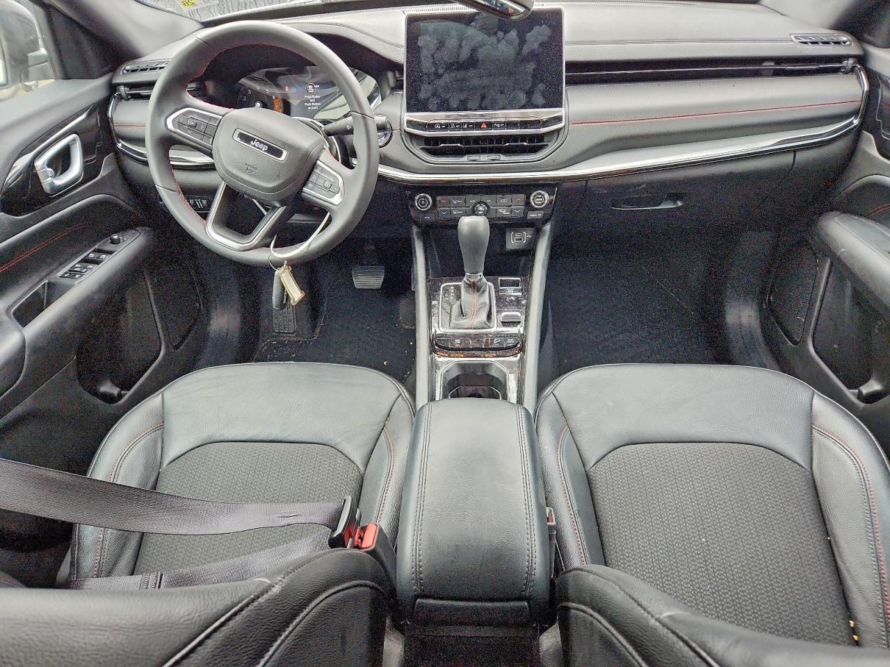 Jeep Compass Trailhawk Image 2